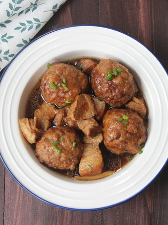 Lion Head Braised Pork