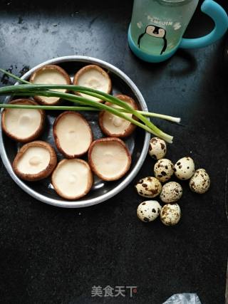 Steamed Shiitake Mushrooms with Quail Eggs recipe