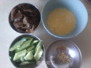 Golden Scrambled Eggs with Cucumber Fungus recipe
