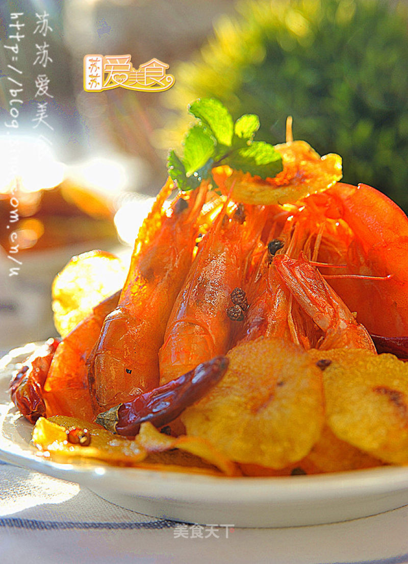 Lazy Version of Fast Food Feast-[the More Chewy, The More Fragrant The Spicy Potato Chips and Shrimp] recipe