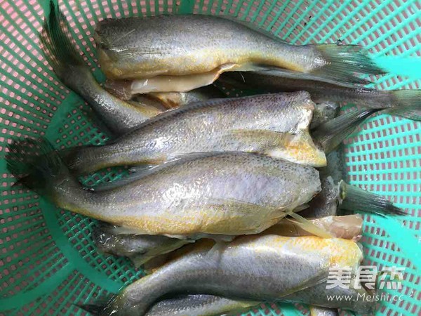 Braised Small Yellow Croaker recipe