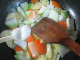 Stir-fried Puquat with Carrots and Potato recipe