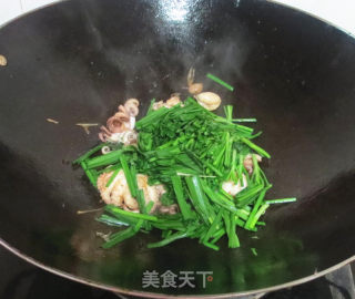 Stir-fried Chives with Octopus recipe