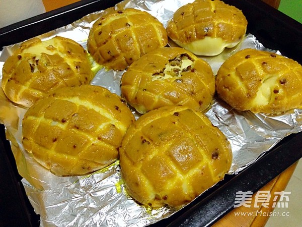 Meringue Pineapple Bun recipe