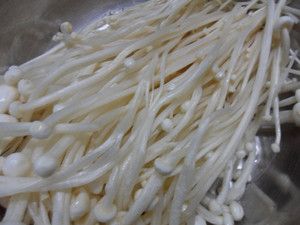 Bacon with Enoki Mushroom recipe