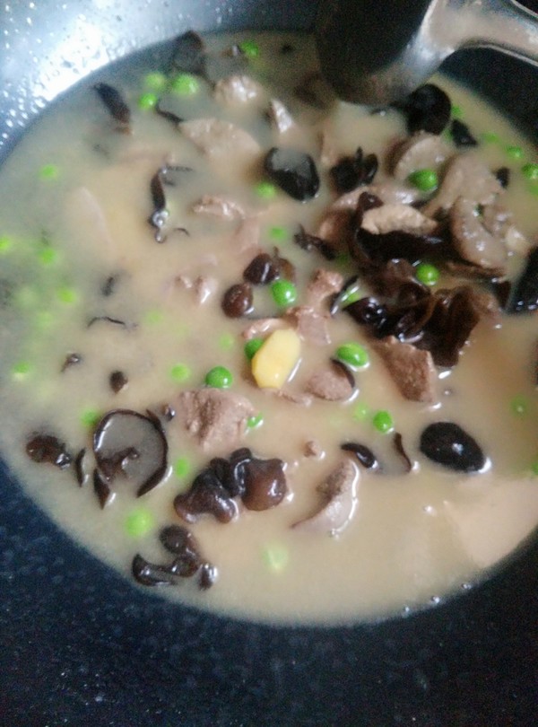 Pea Fungus and Pork Liver Soup recipe