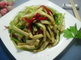 Fried Squid with Celery recipe