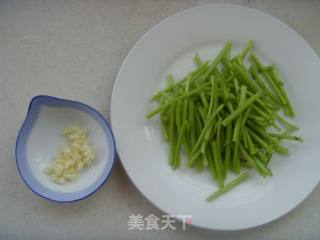 Stir-fried Wormwood Stalks recipe