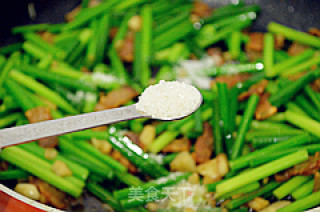 Stir-fried Pork Belly with Chives recipe