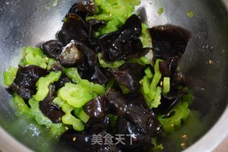 Bitter Melon Mixed with Fungus recipe