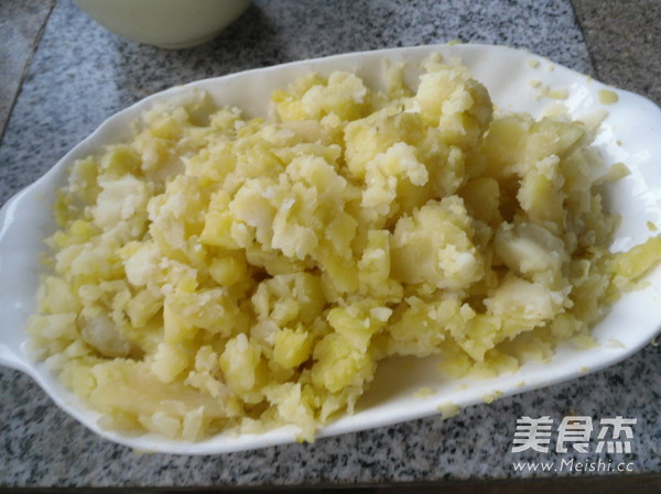 Mashed Potatoes with Cheese Egg Yolk recipe