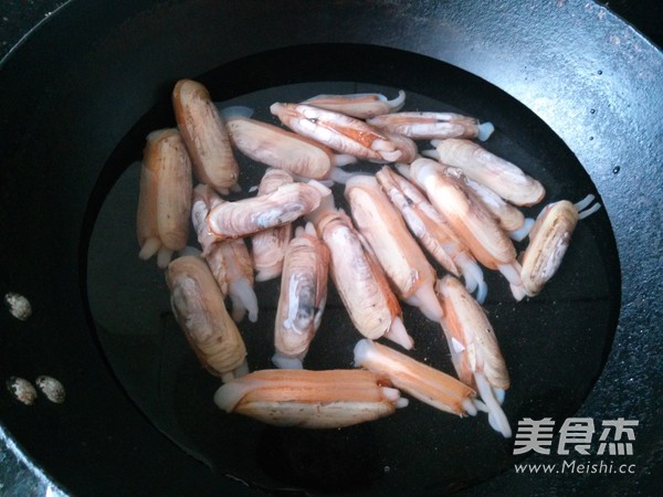 Scallion Razor Clams recipe