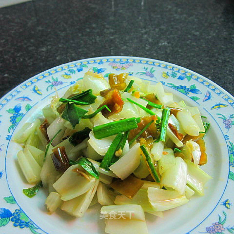 Sour and Spicy Cabbage Stem