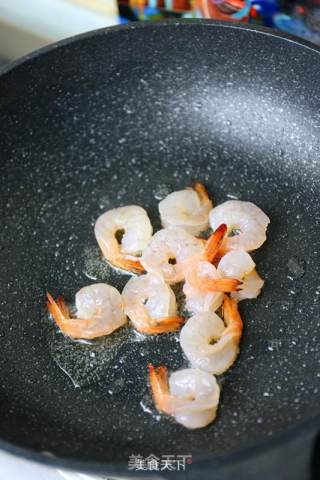 Fried Shrimp with Broad Beans and Fungus recipe