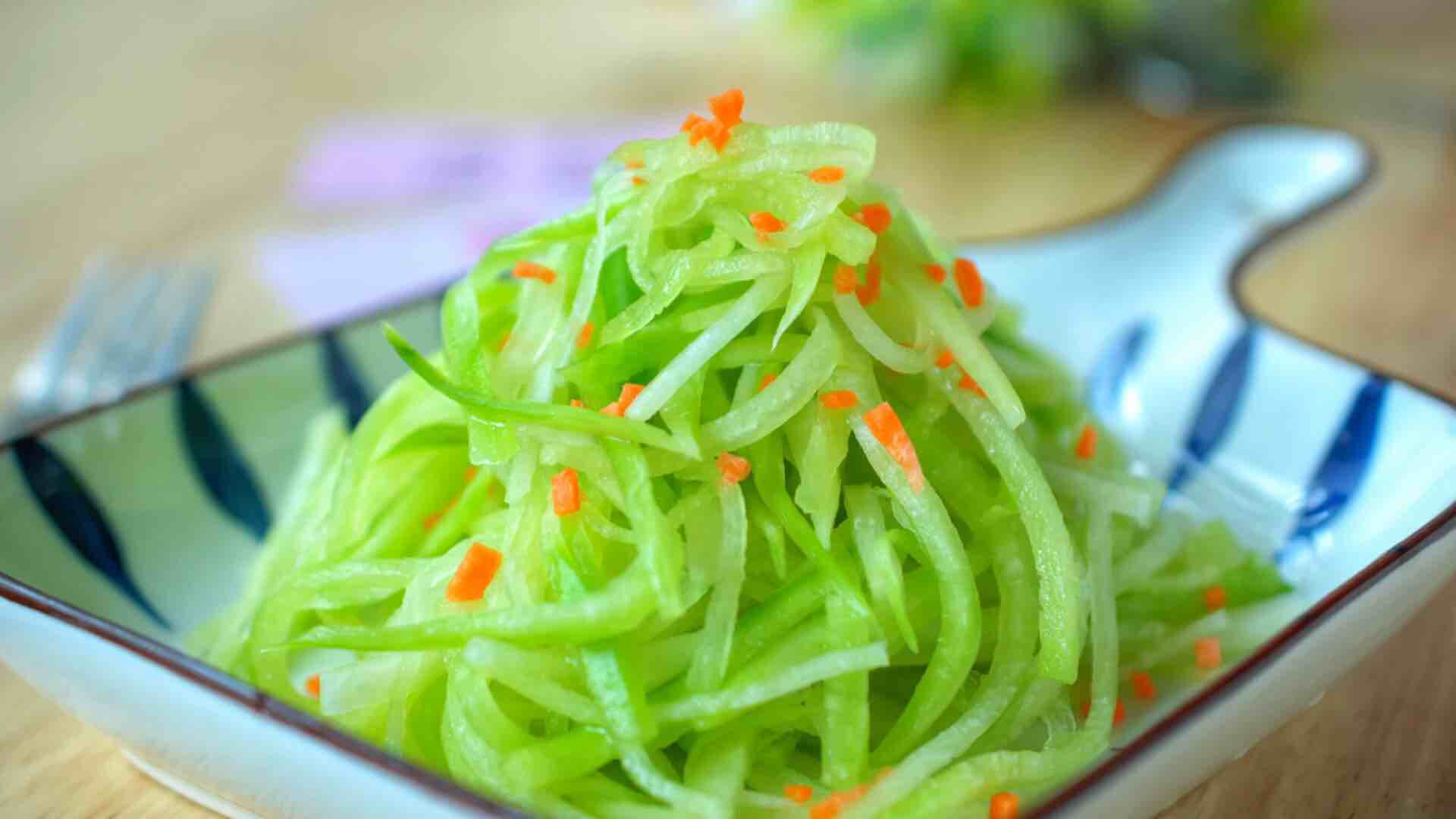 Salad with Shredded Radish, Sweet and Sour and Refreshing, Served with Wine and Served with Rice recipe