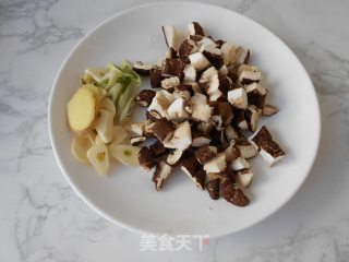Mushroom Minced Pork Tofu Claypot recipe