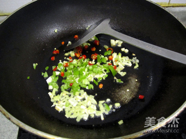 Chili Tempeh Mixed with Songhua Egg recipe