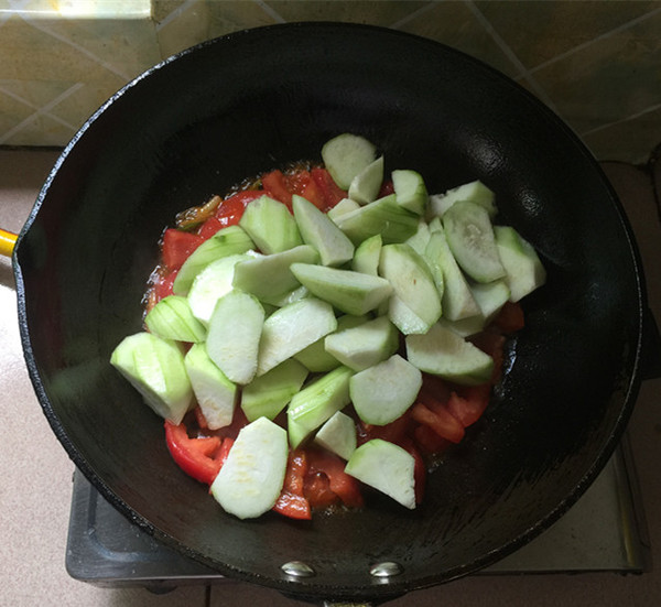 Loofah Tomato Pork Liver Soup recipe