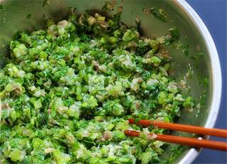 A Pot of Crispy Pan-fried Dumplings for Breakfast recipe