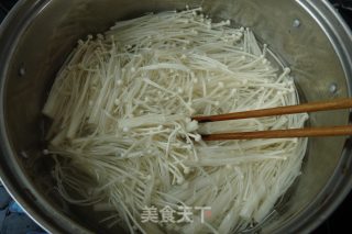 【guangdong】enoki Mushroom Mixed with Okra recipe