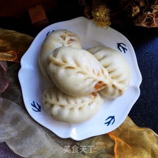 Beef, Scallion and Radish Buns recipe