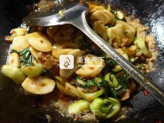 Stir-fried Rice Cake with Tenderloin and Greens recipe