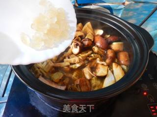 Stew with Mushrooms and Bamboo Shoots recipe