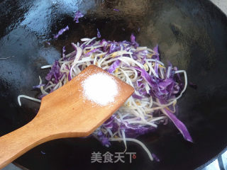 Purple Cabbage Fried with Silver Buds recipe