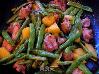 Stewed Pork Ribs with Beans and Potatoes (oiled Version) recipe