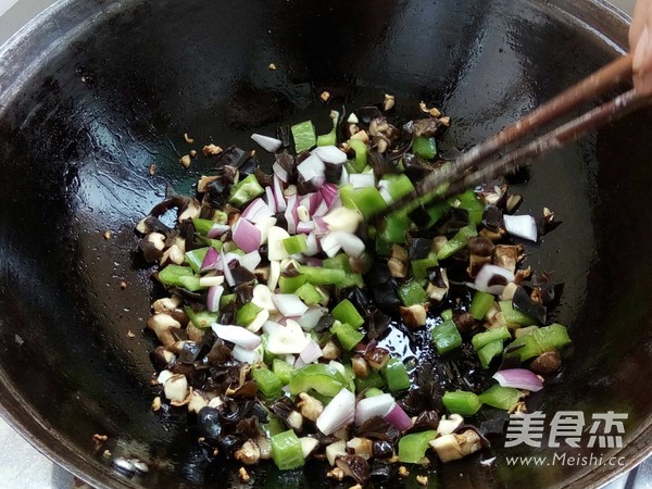 Picking The Tips of Vegetarian Braised Cereals recipe