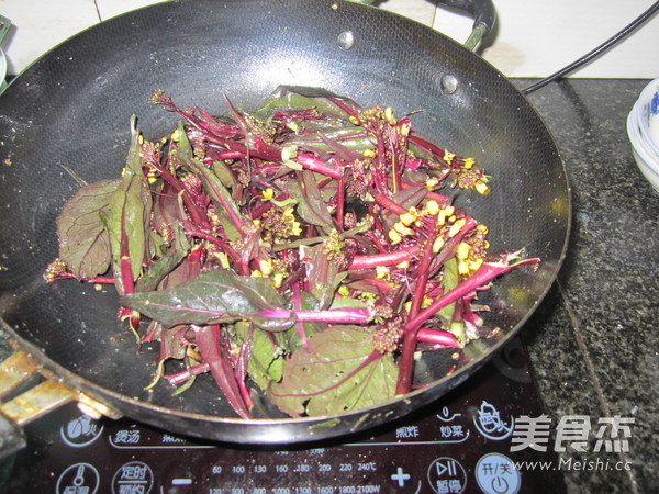 Stir-fried Red Cabbage Moss recipe