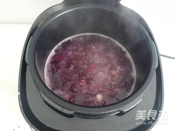 Purple Sweet Potato, Lotus Seed and Tremella Soup recipe