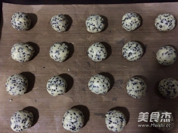 Salty Sesame Mochi recipe