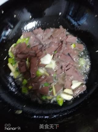 Stir-fried Duck Blood with Vegetables recipe