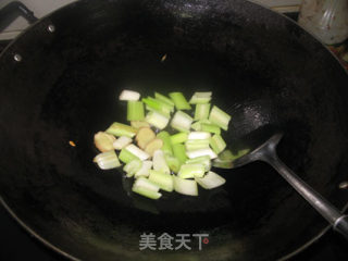 Stir-fried Scallops with Celery recipe