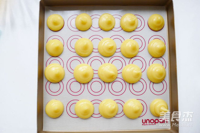 Puffs with Vanilla Matcha Sauce recipe