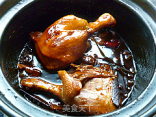 Duck Legs in Sauce recipe