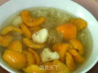 [guangdong] Horseshoe Loquat White Fungus Soup recipe