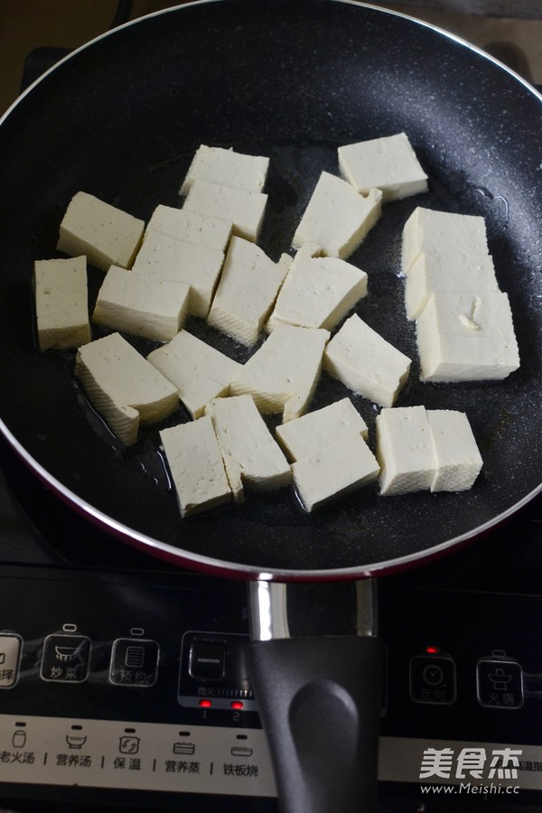 Braised Tofu with Lard Residue recipe