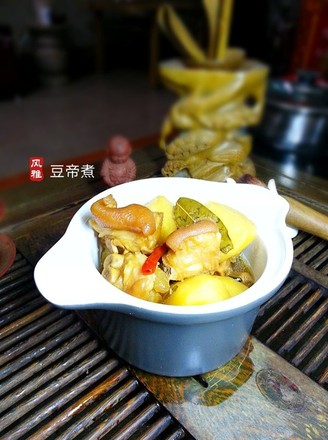 Potato Stew and Braised Pork Feet recipe