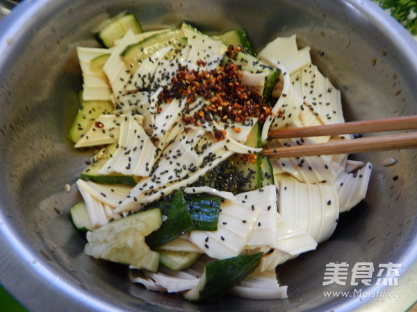 Cucumber Taro Noodles recipe