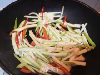 Stir-fried Zucchini with Minced Meat and Dried Vegetables recipe