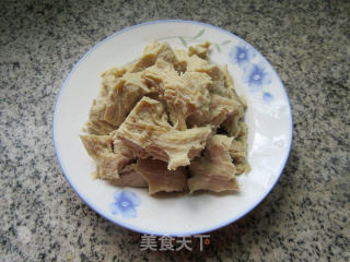 Stir-fried Roasted Bran with Garlic Sprouts recipe