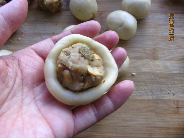 Peking Style Mooncakes with Olive Oil and Nuts recipe