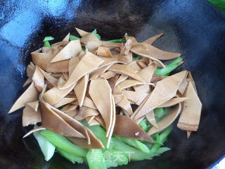 Fried Celery with Bean Curd recipe