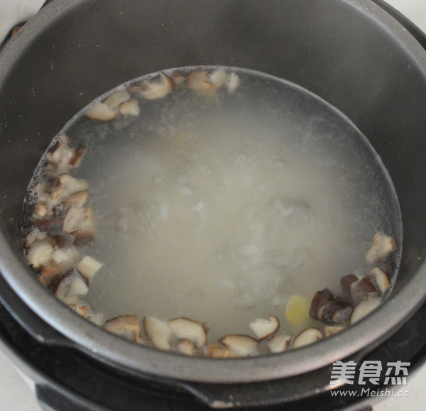 Mussel Dried Mushroom Congee recipe