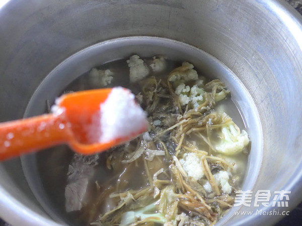 Bamboo Shoots, Dried Cauliflower and Cauliflower Keel Soup recipe