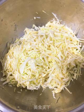 How to Make Delicious Small Pickles with Cabbage recipe