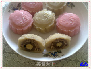 Ferrero Snowy Mooncakes with Chocolate Filling recipe