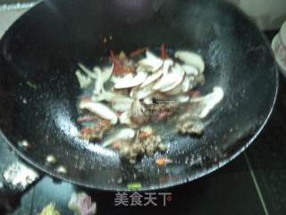 Stir-fried Hor Fun with Shredded Pork with Cabbage and Mushroom recipe